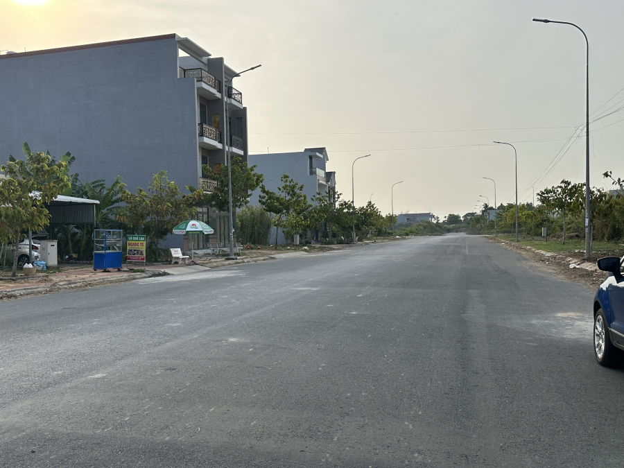 Khu dân cư Tân Phú: Bán 4 nền liền đường A4 bên phải - Giá 2,1 tỷ/nền (TL)